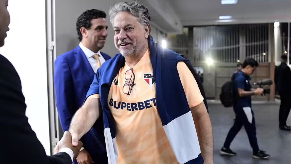 Julio Casares é presidente do São Paulo até 2026. (Foto: Marcos Ribolli/ge)